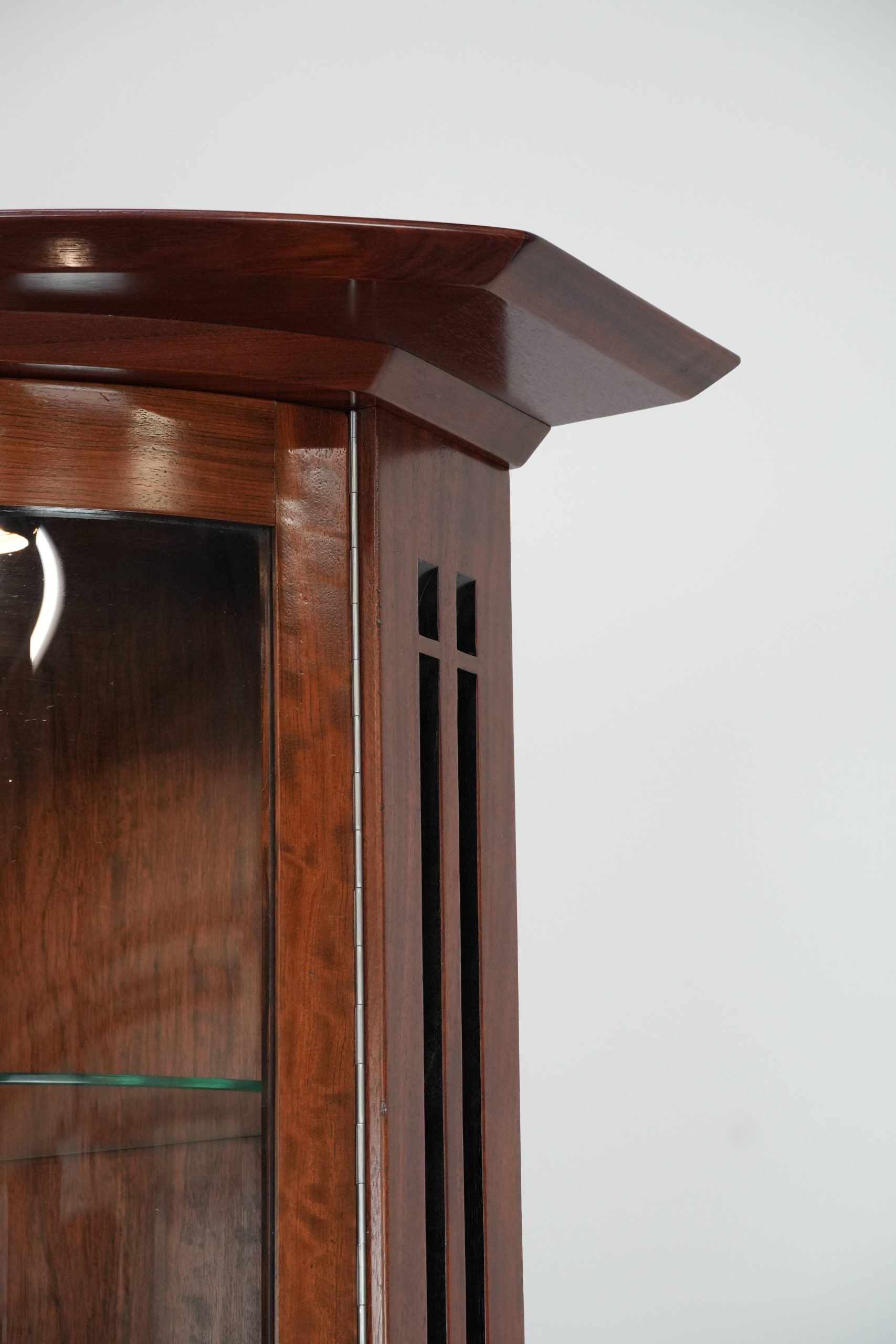 Grand meuble vitrine Art Déco / buffet avec éclairage de luxe