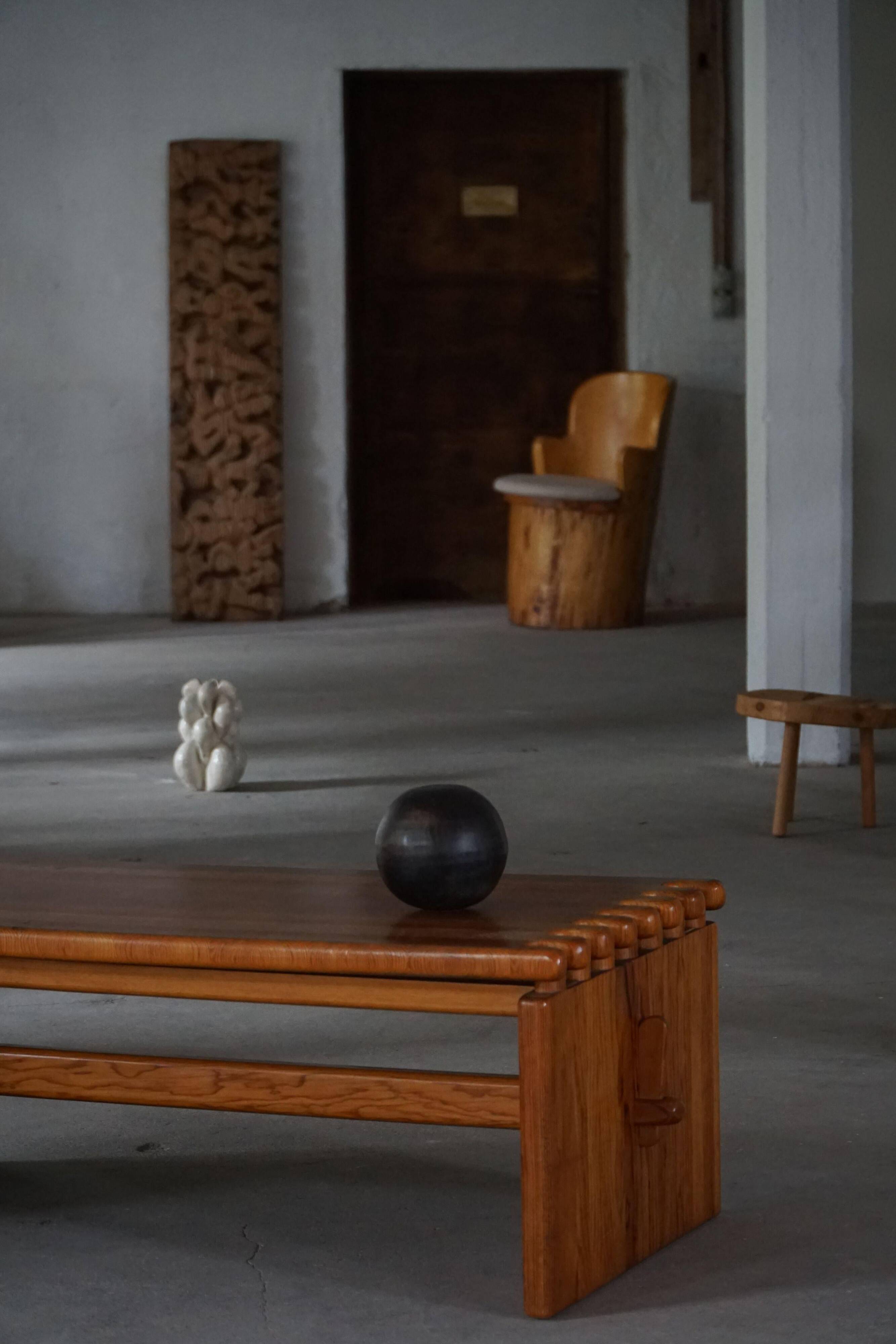 Large rectangular coffee table in solid pine from the mid-century, Danish modern, 1960s.