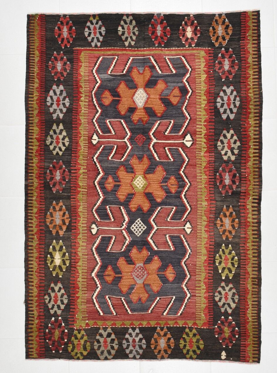 Antique kilim rug 195x133cm