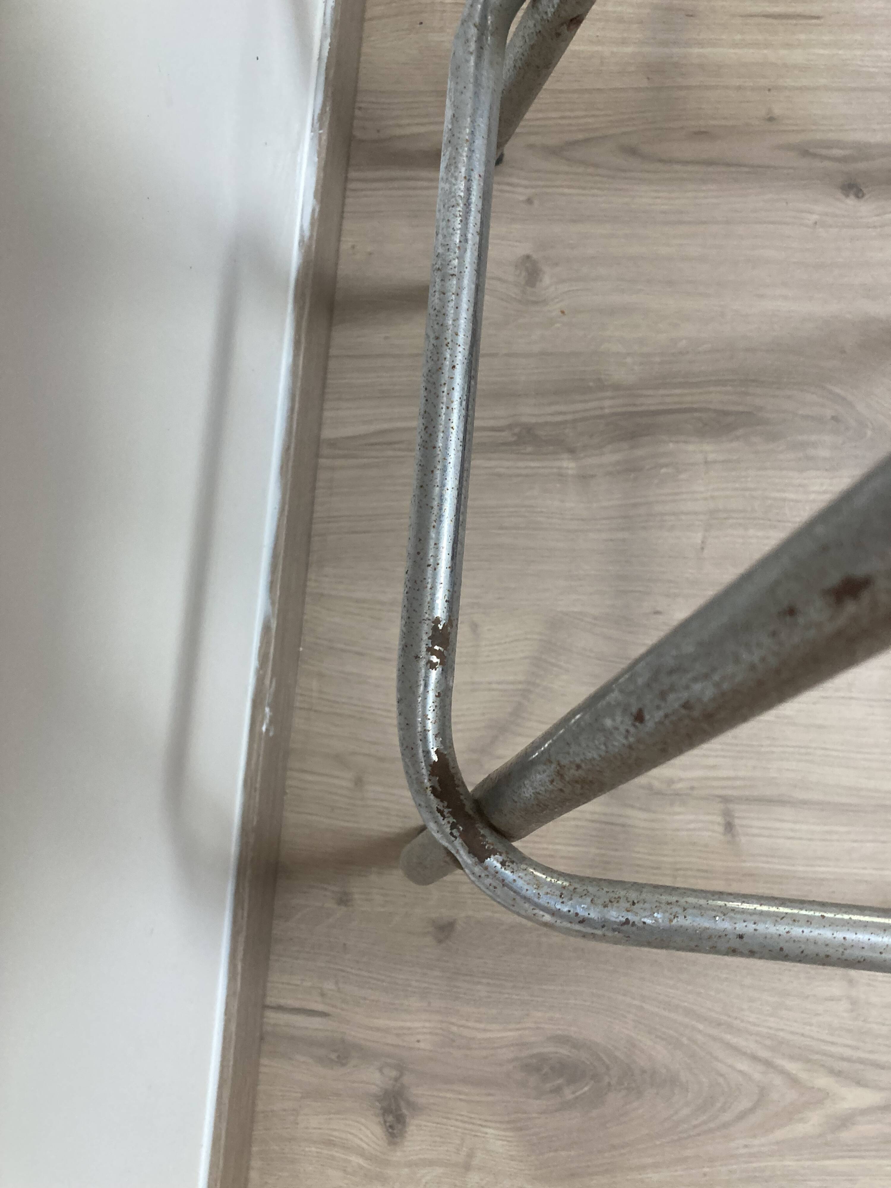 Paire de tabourets de bar metal chrome soudexvinyl circa 1970 design