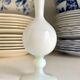 Vase, soliflore en opaline blanche