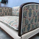 Bench reads art deco