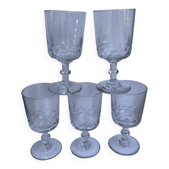 Lot de 5 petits verres à vin en cristal gravé années 50-60