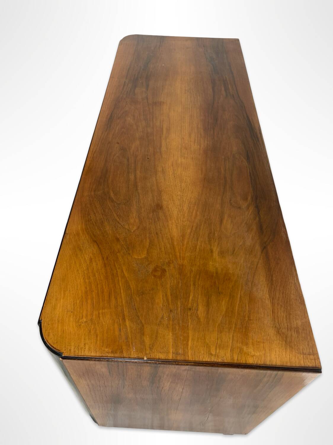 Elegant Italian chest of drawers, 1940s.