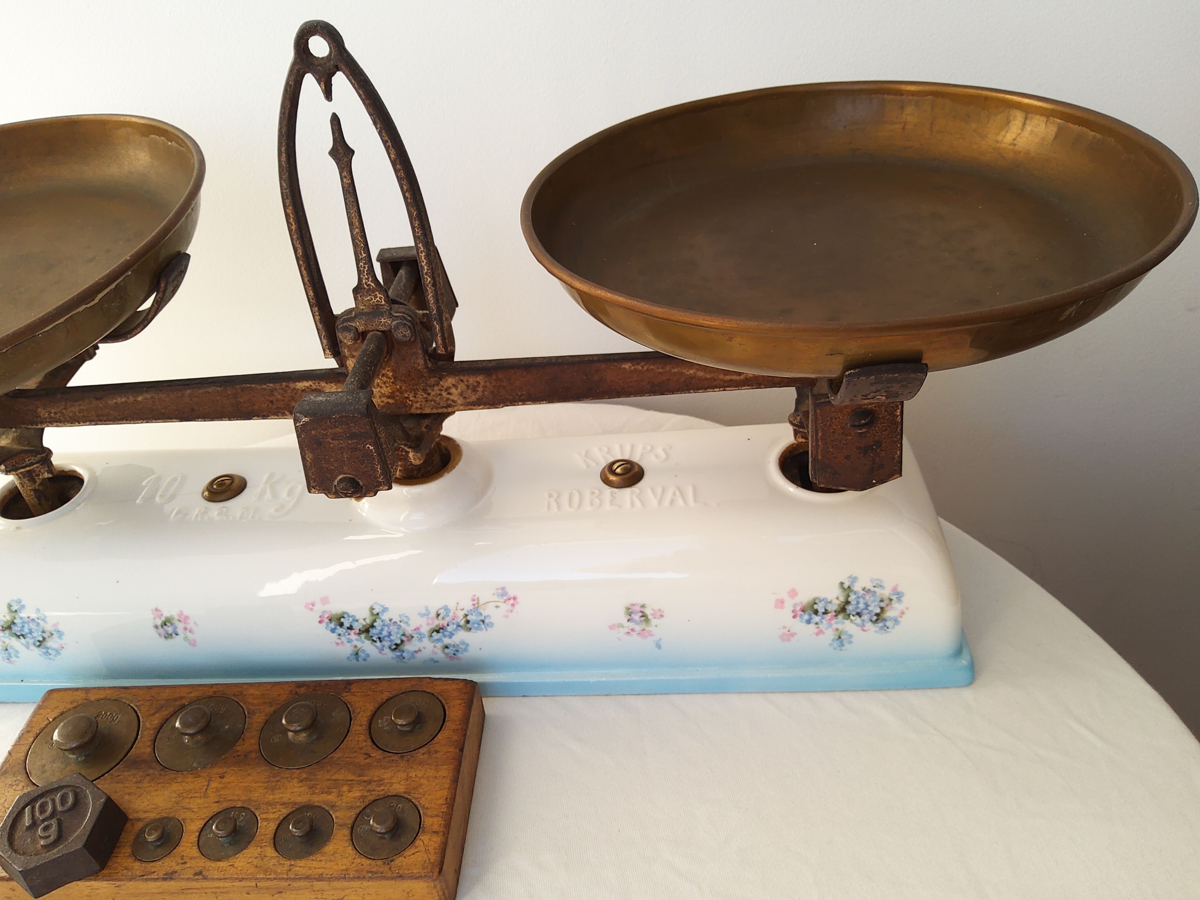Balance Roberval Krups old copper porcelain base with weight collection