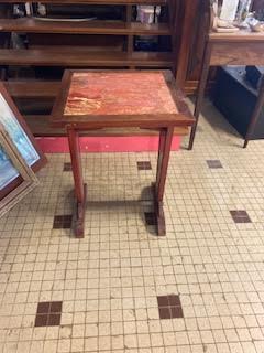 Table de bistrot carrée