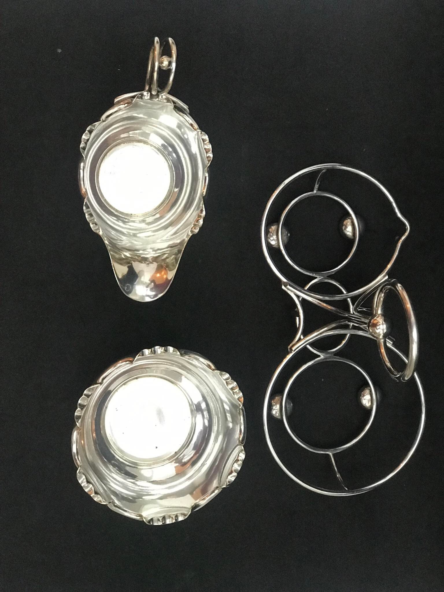 Sugar dish and cream dish