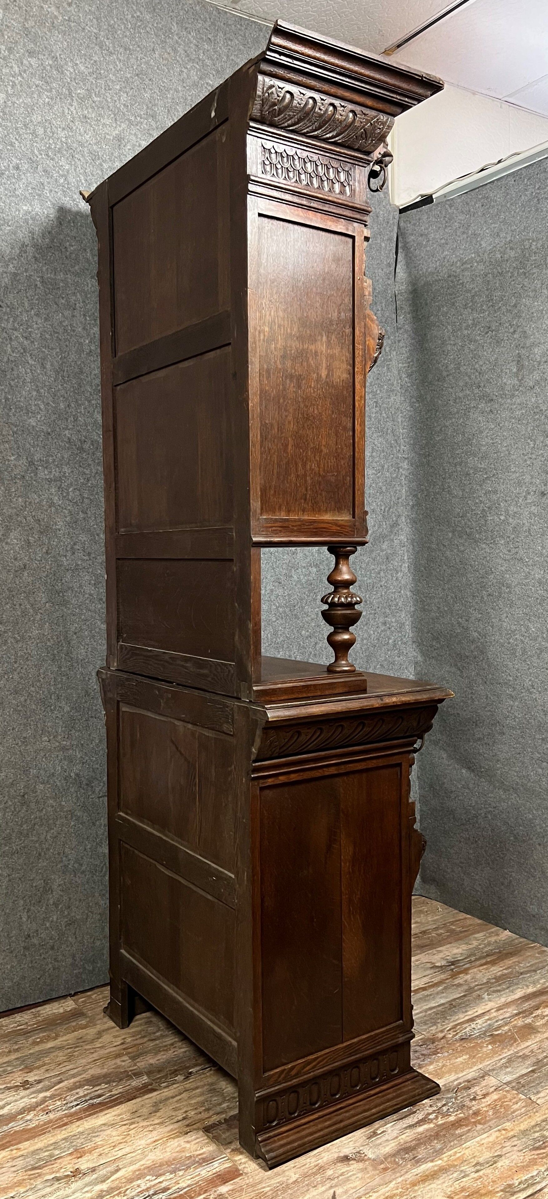 Renaissance cabinet in oak with brown patina circa 1850