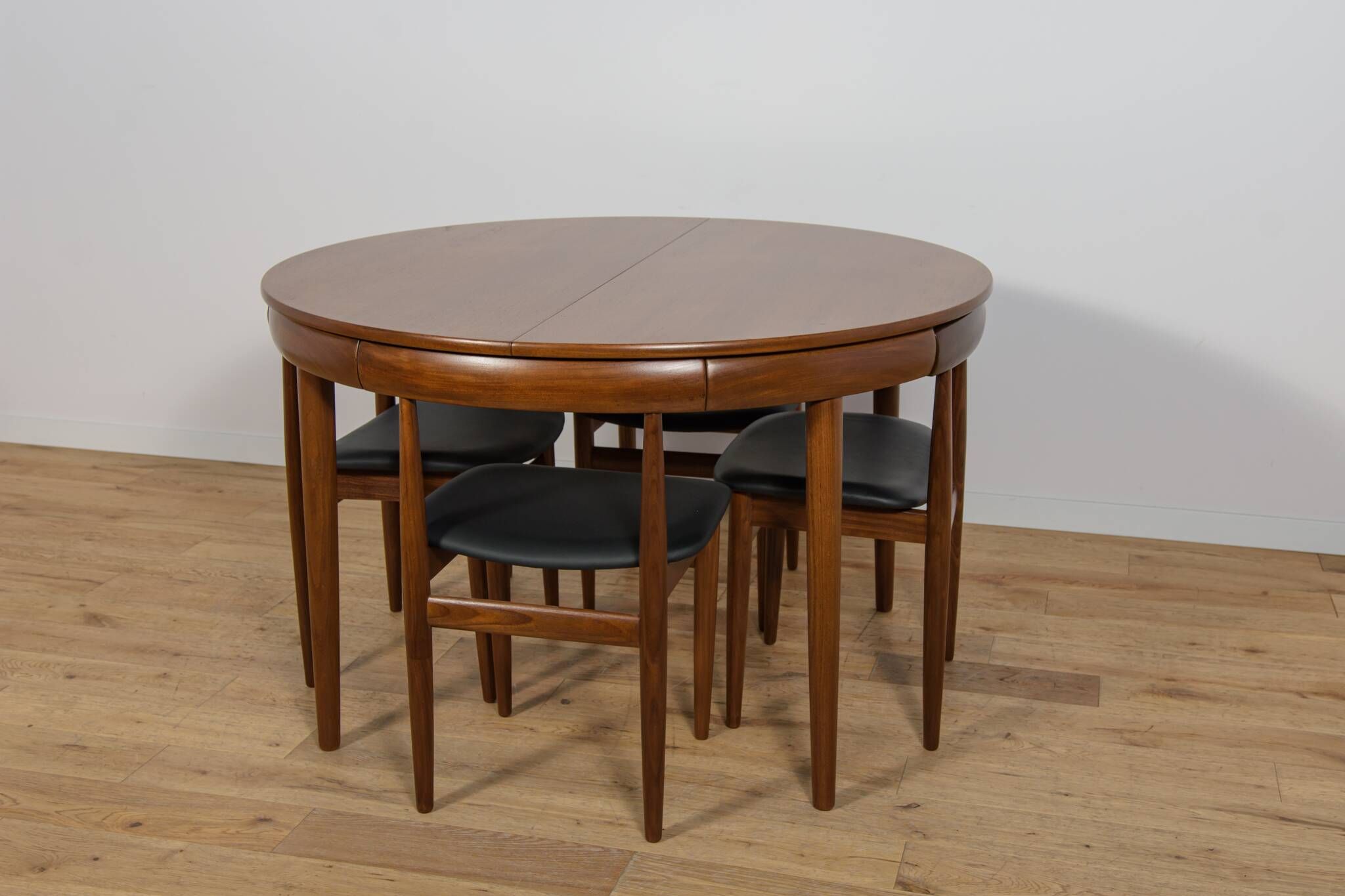 Mid-Century Teak Dining Table & Chairs by Hans Olsen for Frem Røjle.