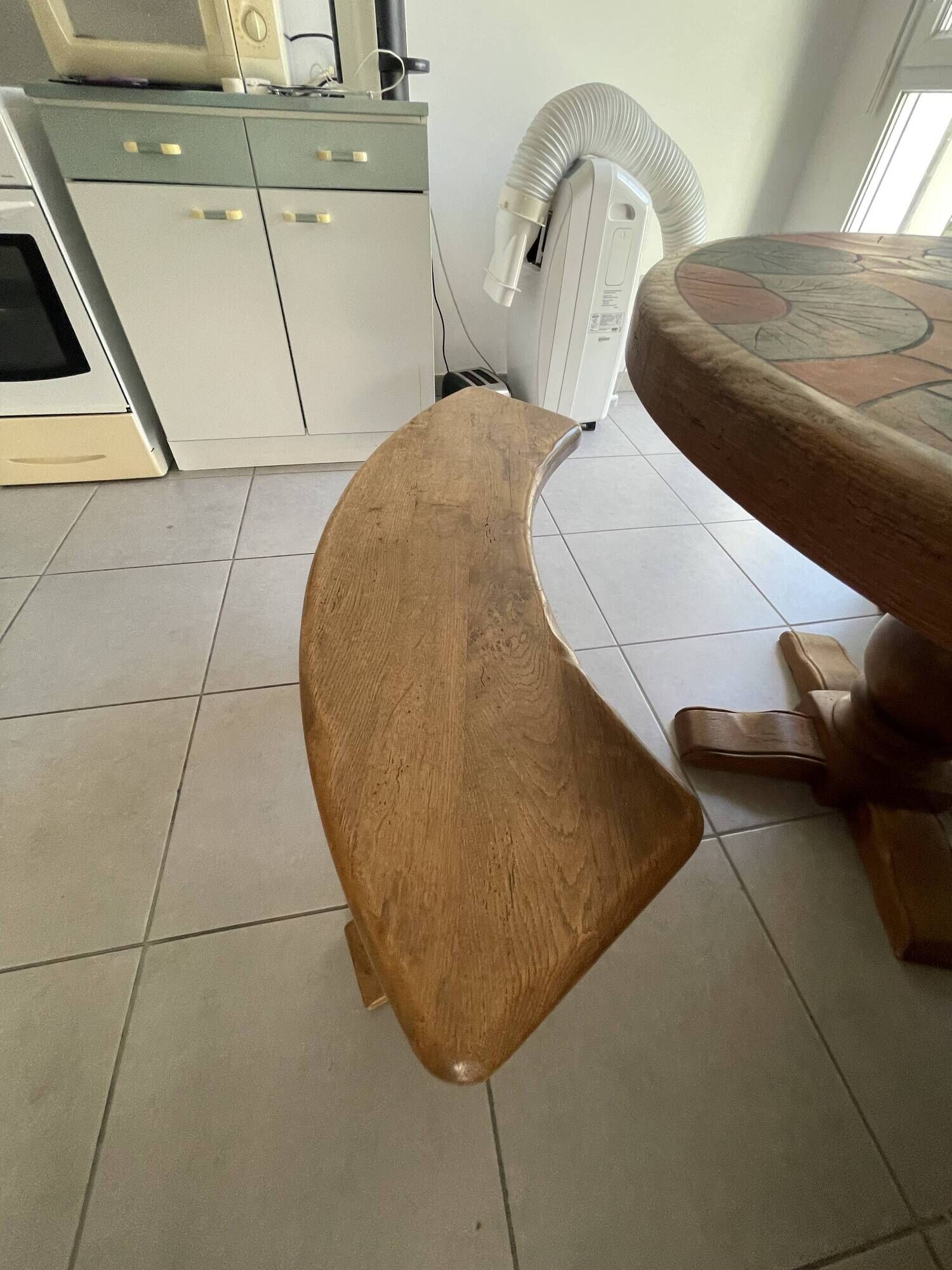 Round Barrois table with benches