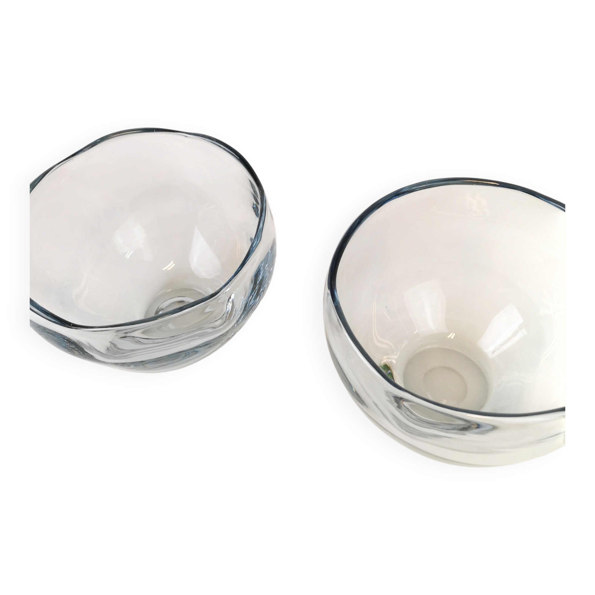 Modern set of 2 crystal bowls by Asta Strömberg, Sweden, 1950s.