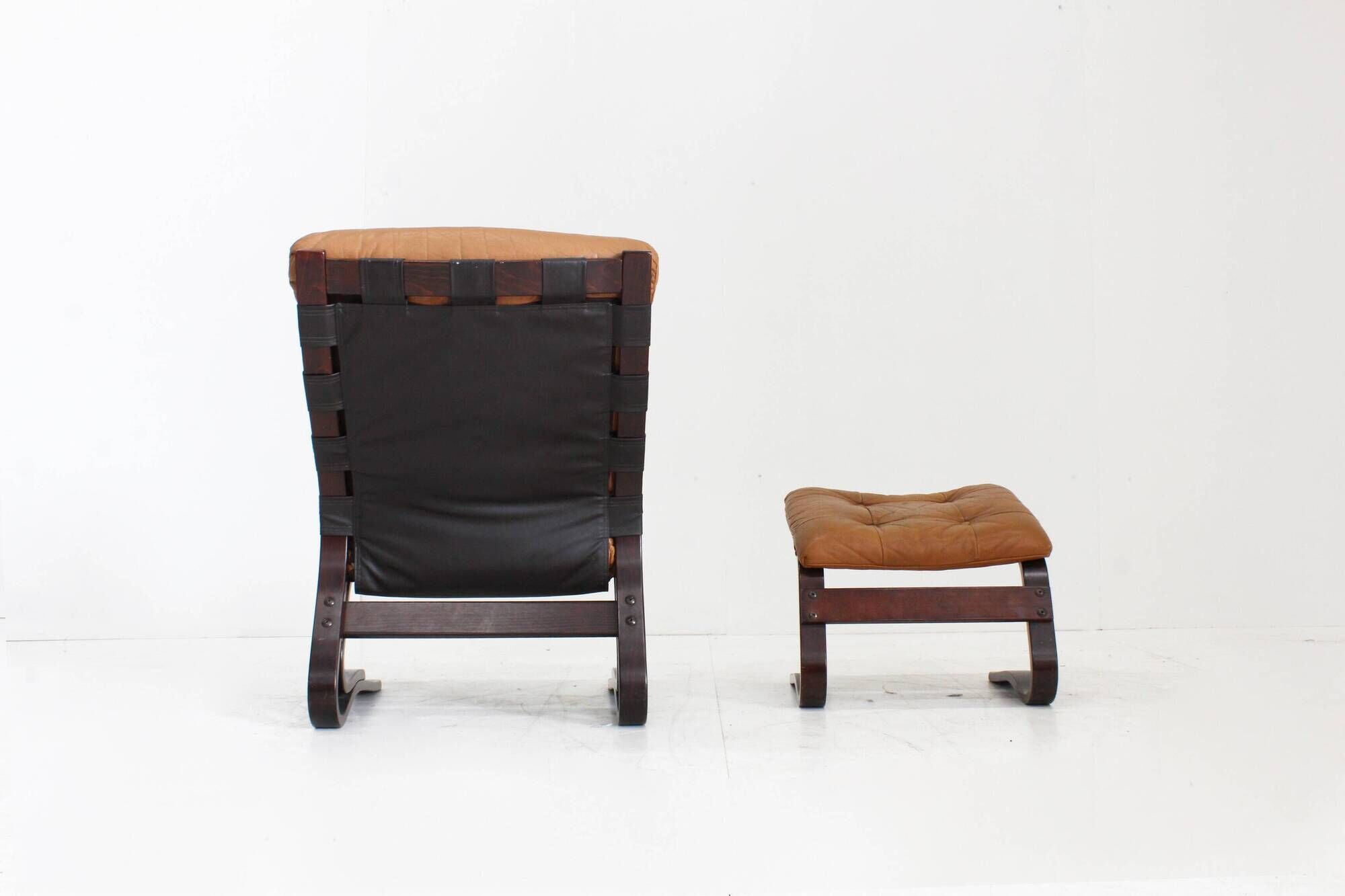 Vintage Kengu lounge armchair designed by Erda & Nordahl Solheim