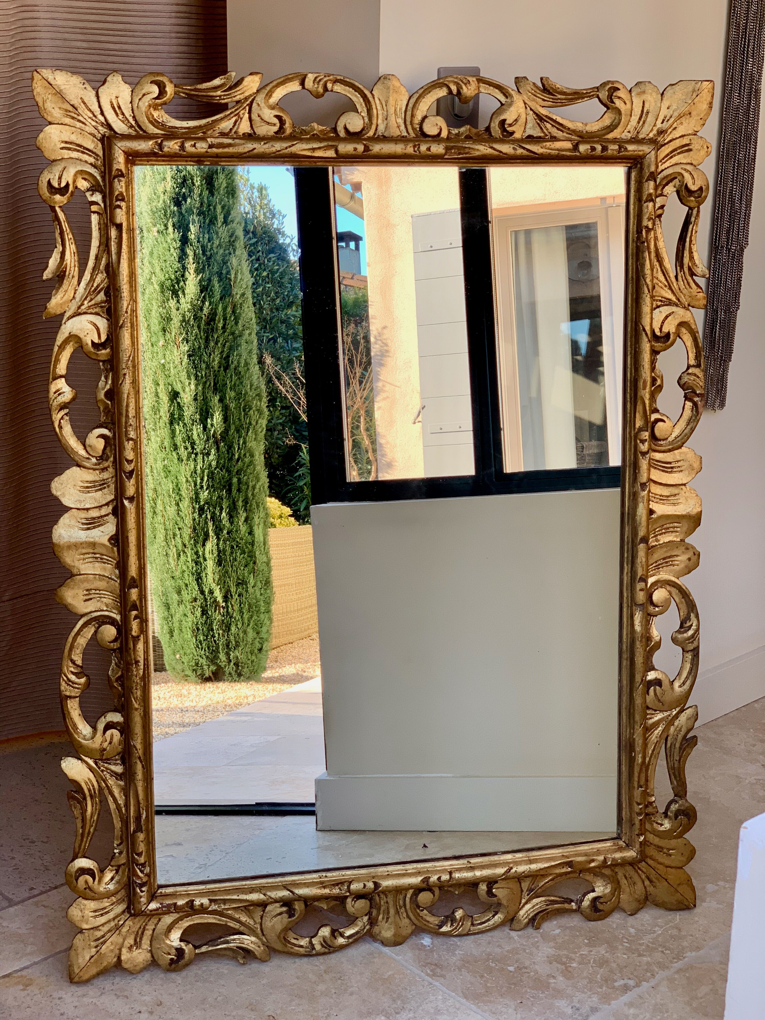 LARGE MIRROR in gilded wood in Baroque style