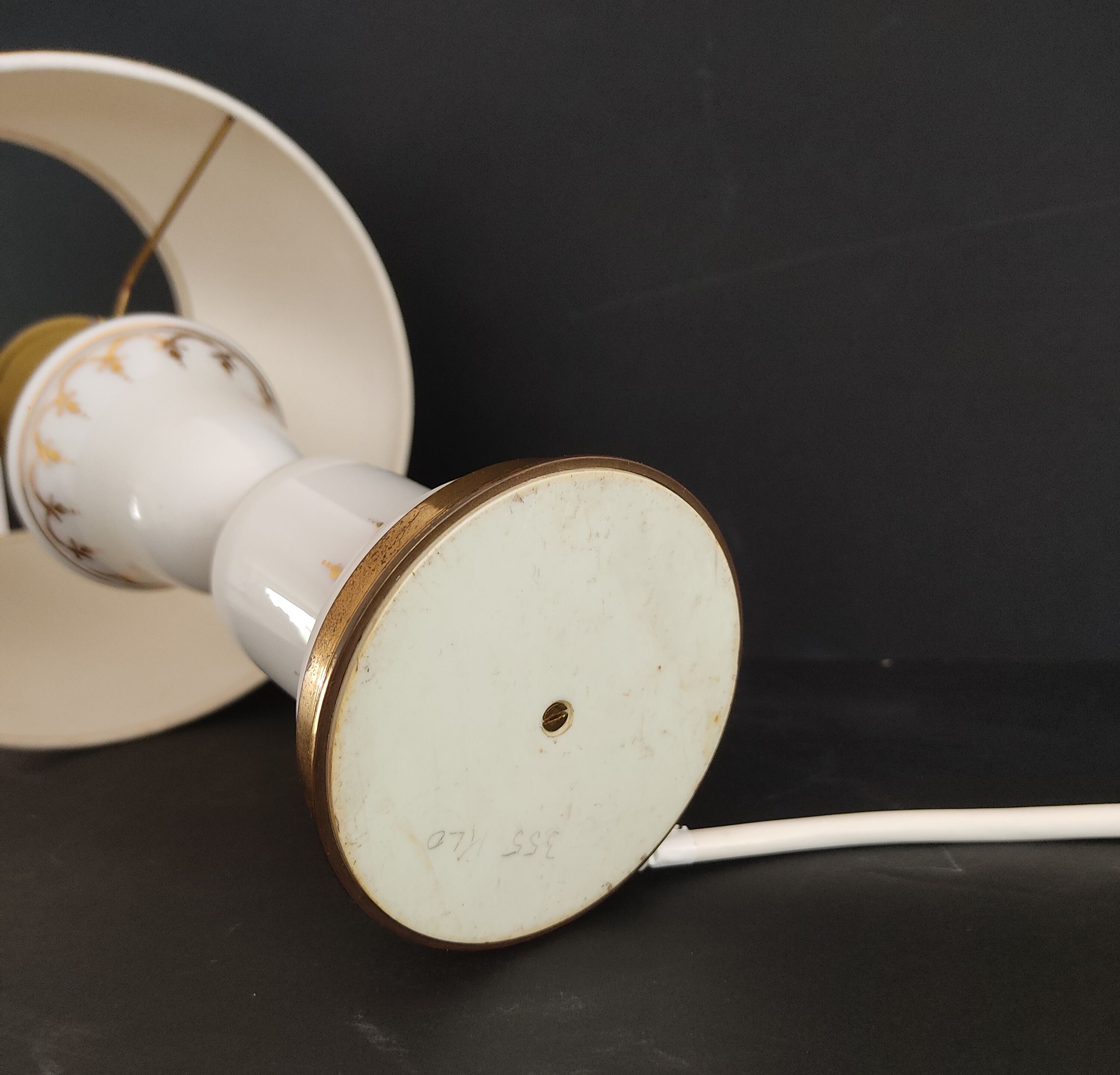 White opaline lamp gilded decoration