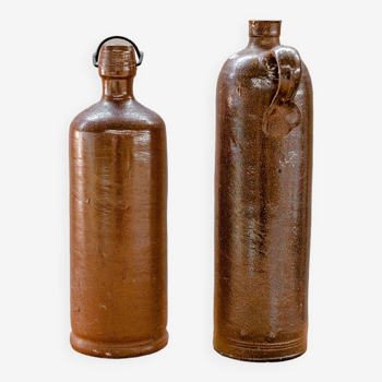 Set of 2 varnished stoneware vials