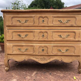 Oak chest of drawers