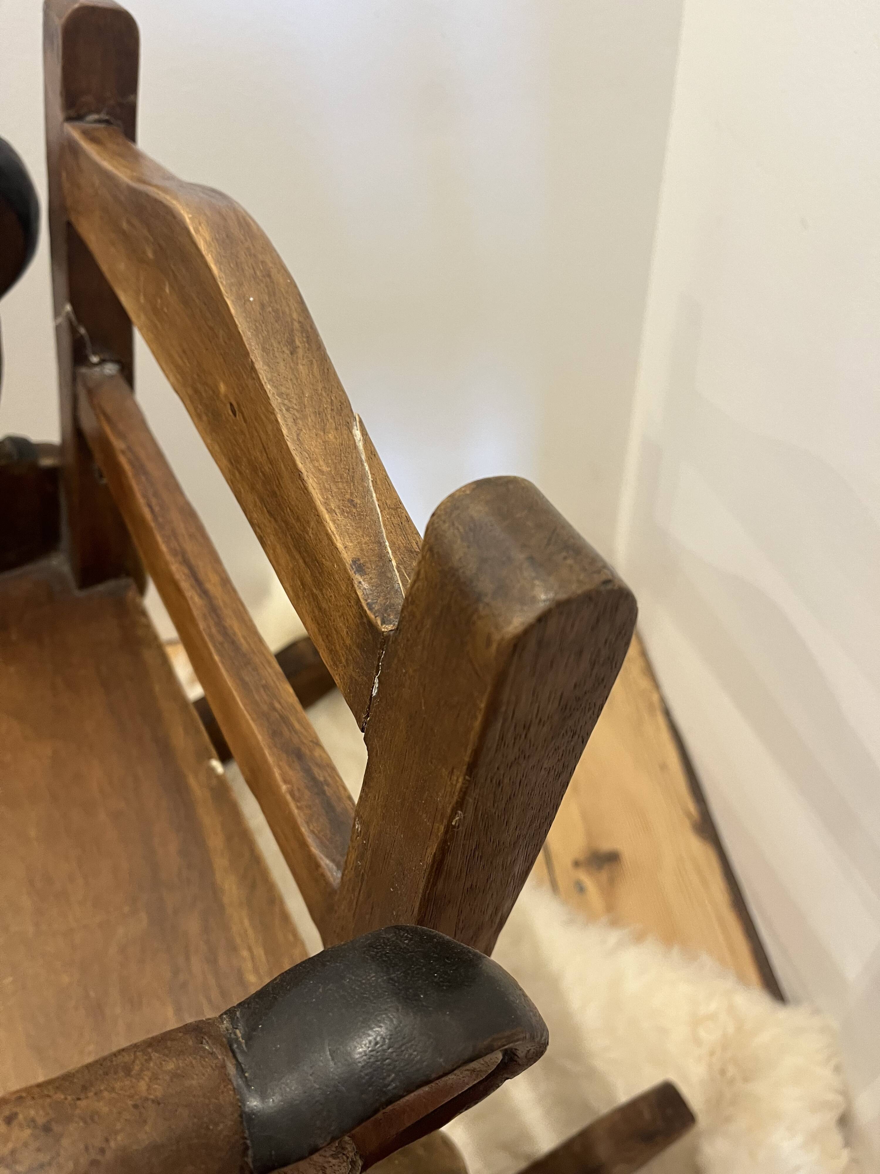 Wooden rocking chair - teddy bear