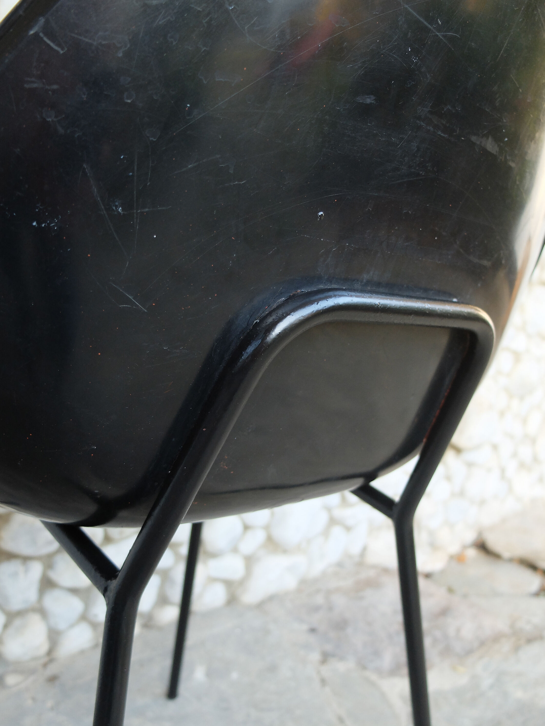 Black shell chair Pierre Guariche for Meurop 1960s