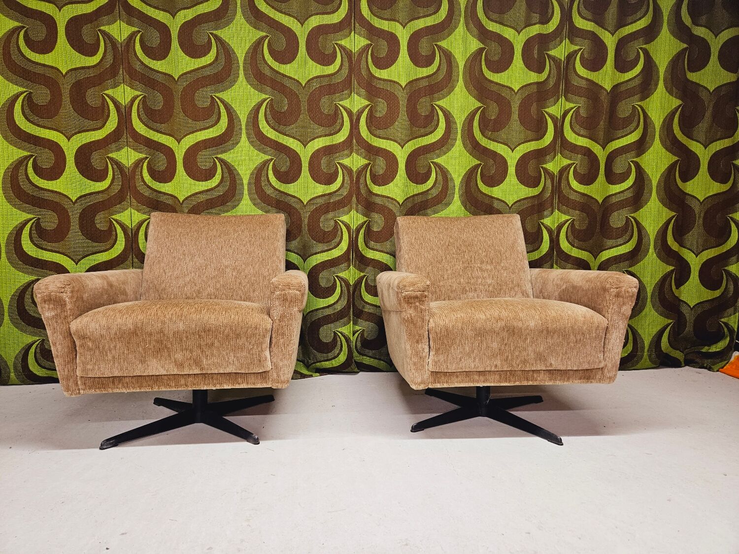 Pair of swivel chairs vintage year 70