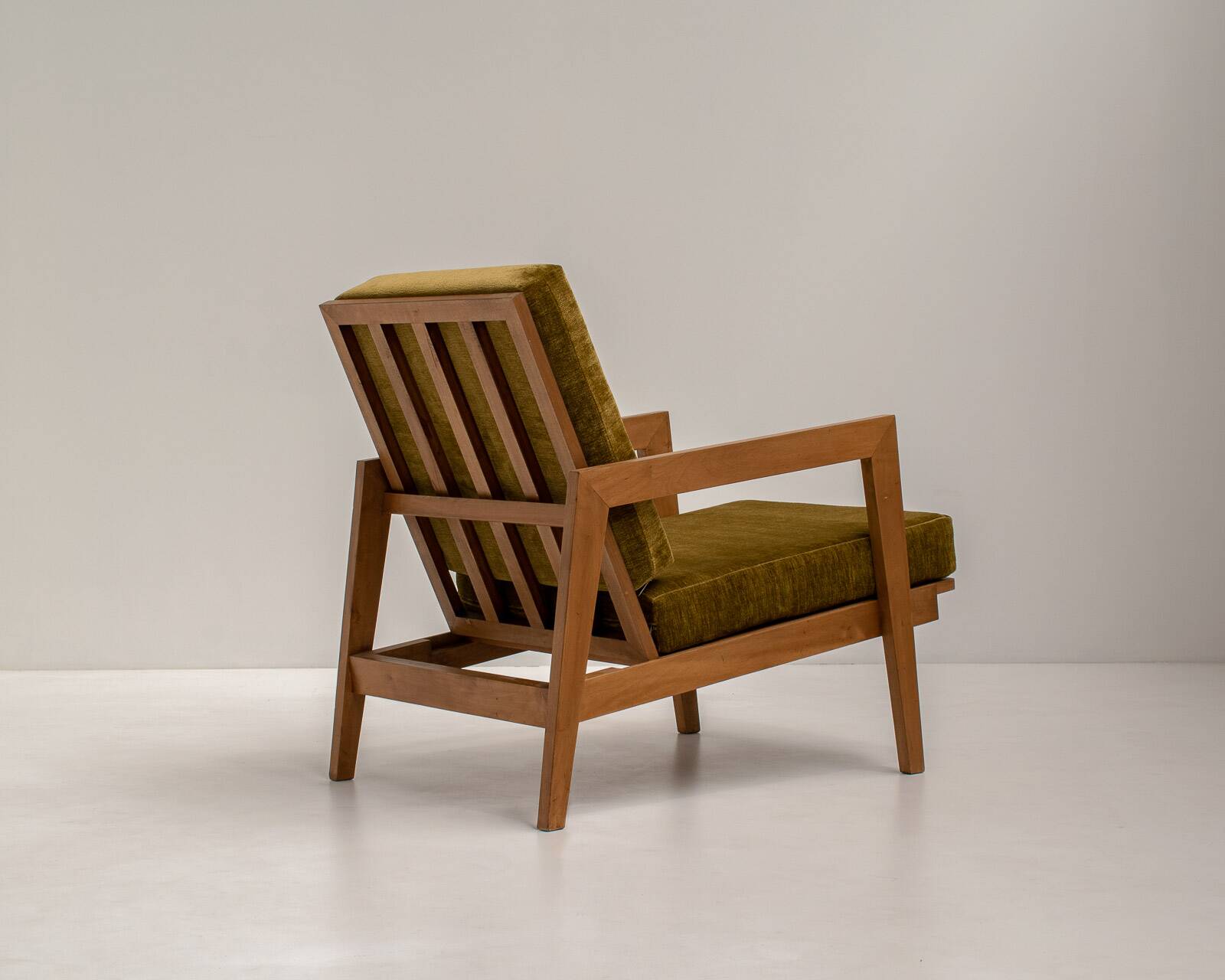 Paire de fauteuils de reconstruction française, France 1960s