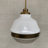 Suspension allemande antique à deux tons sur la galerie de tiges en laiton