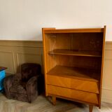Vintage showcase library