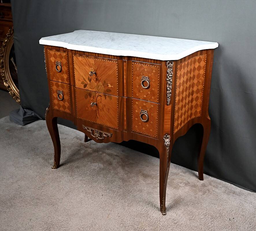 Commode sauteuse en marqueterie, style Transition Louis XV - Louis XVI – milieu XXe