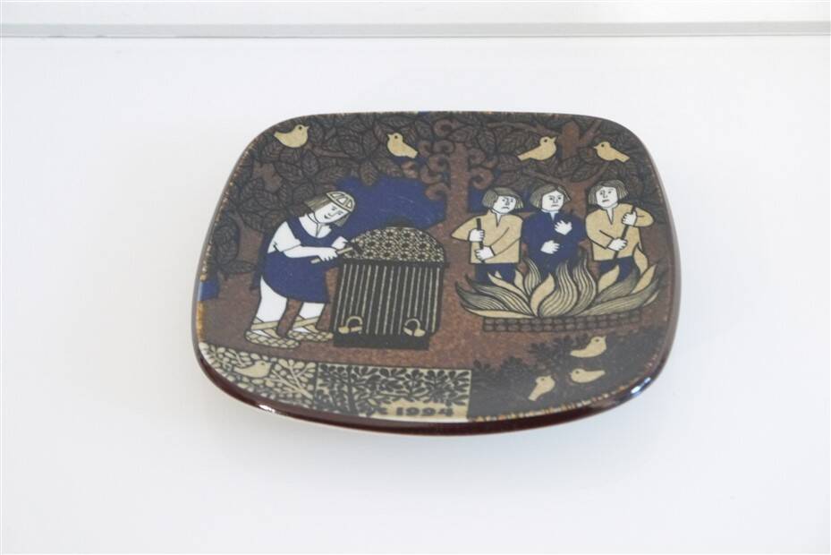 Finnish decorative plate from Arabia