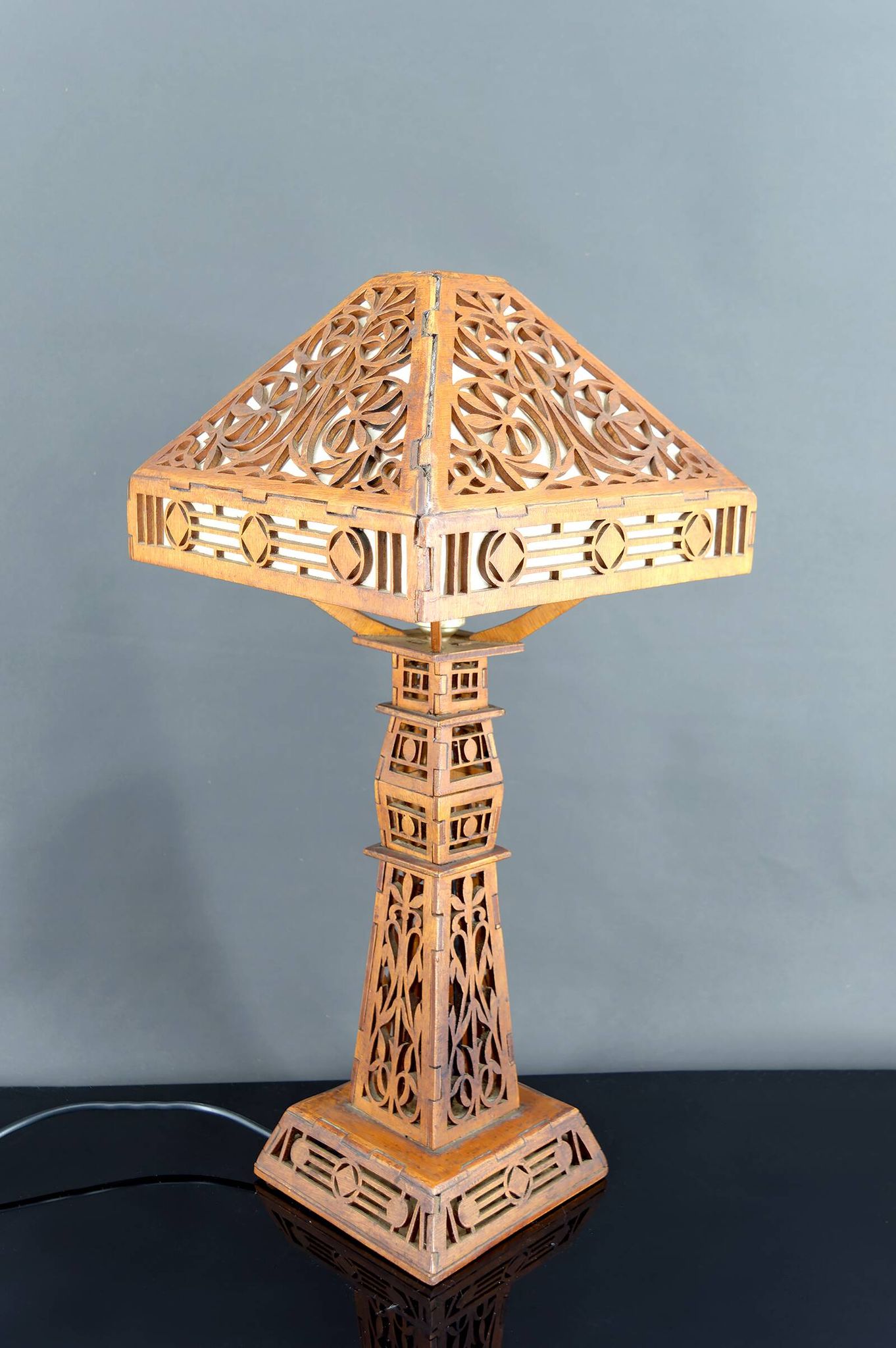 Important Carved Wood Lamp, USA, A&C, Prairie School, c. 1900-1920