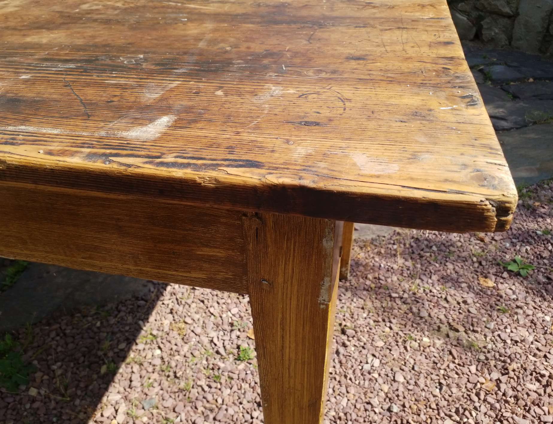 Farmhouse table