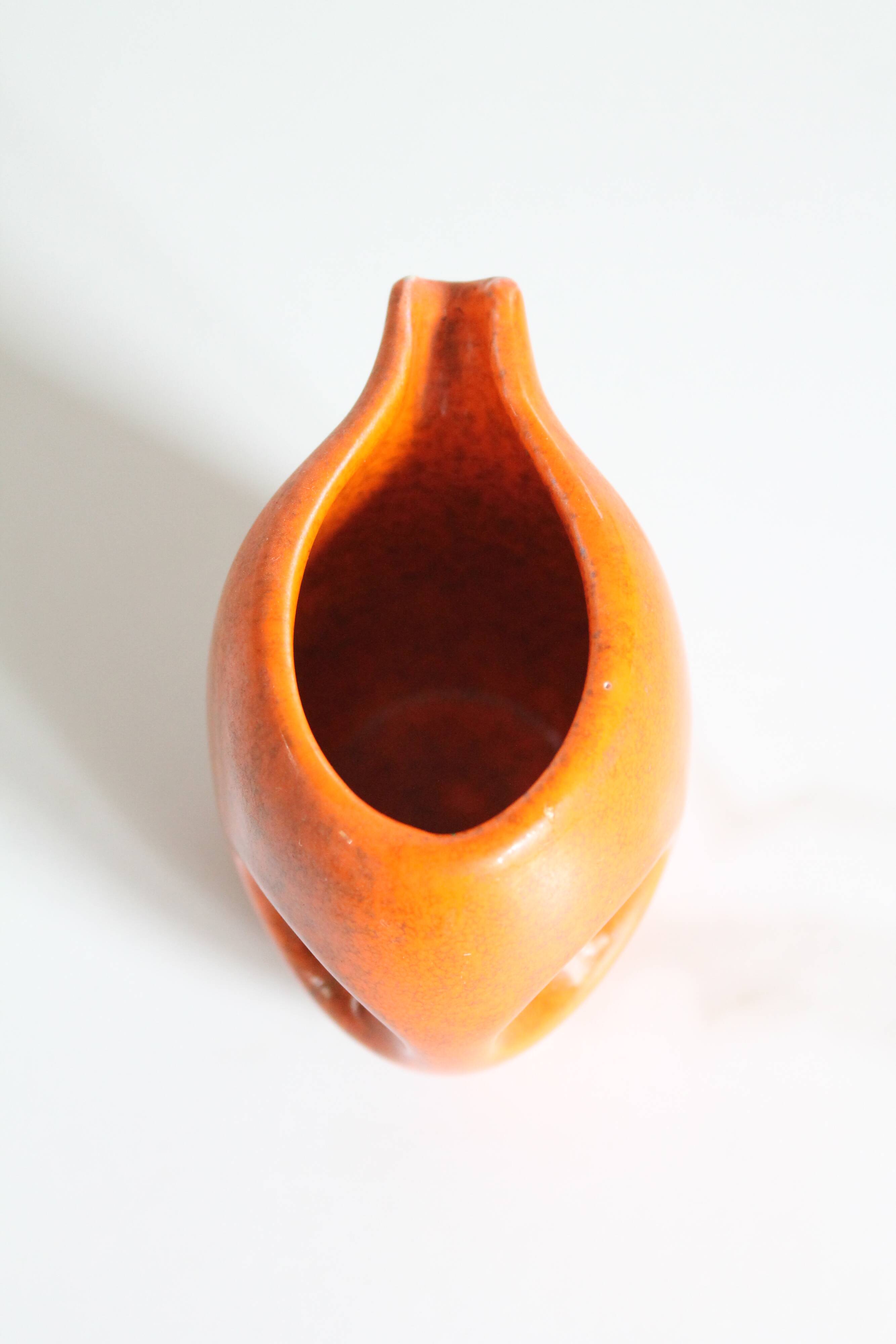 Petit pichet en céramique orange des années 70