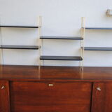Shelf wall metal string