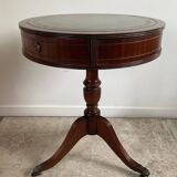 Table d’appoint ancienne sur roulettes en acajou et cuir