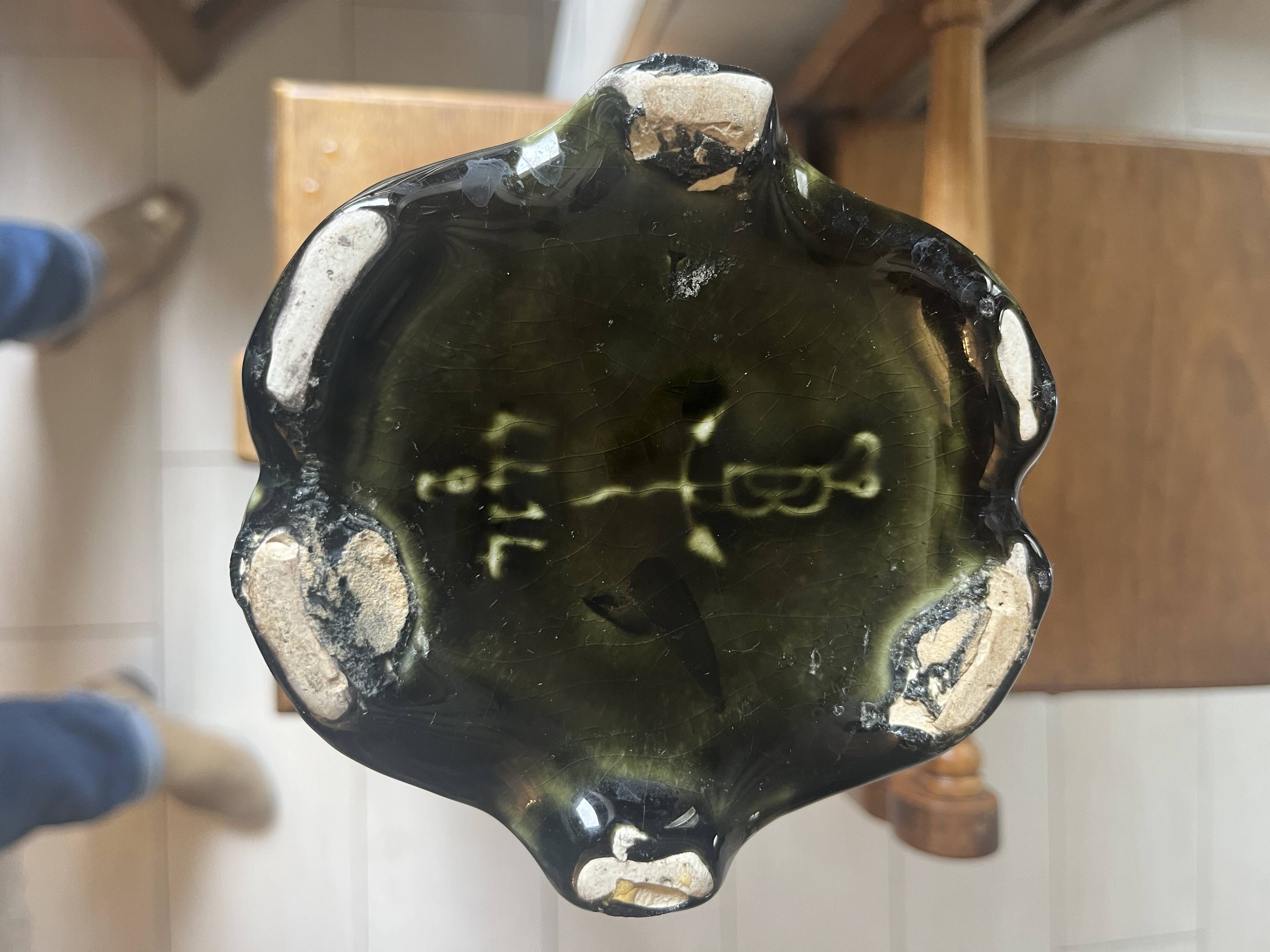 Vase art déco en barbotine signé A.G de Bruyn