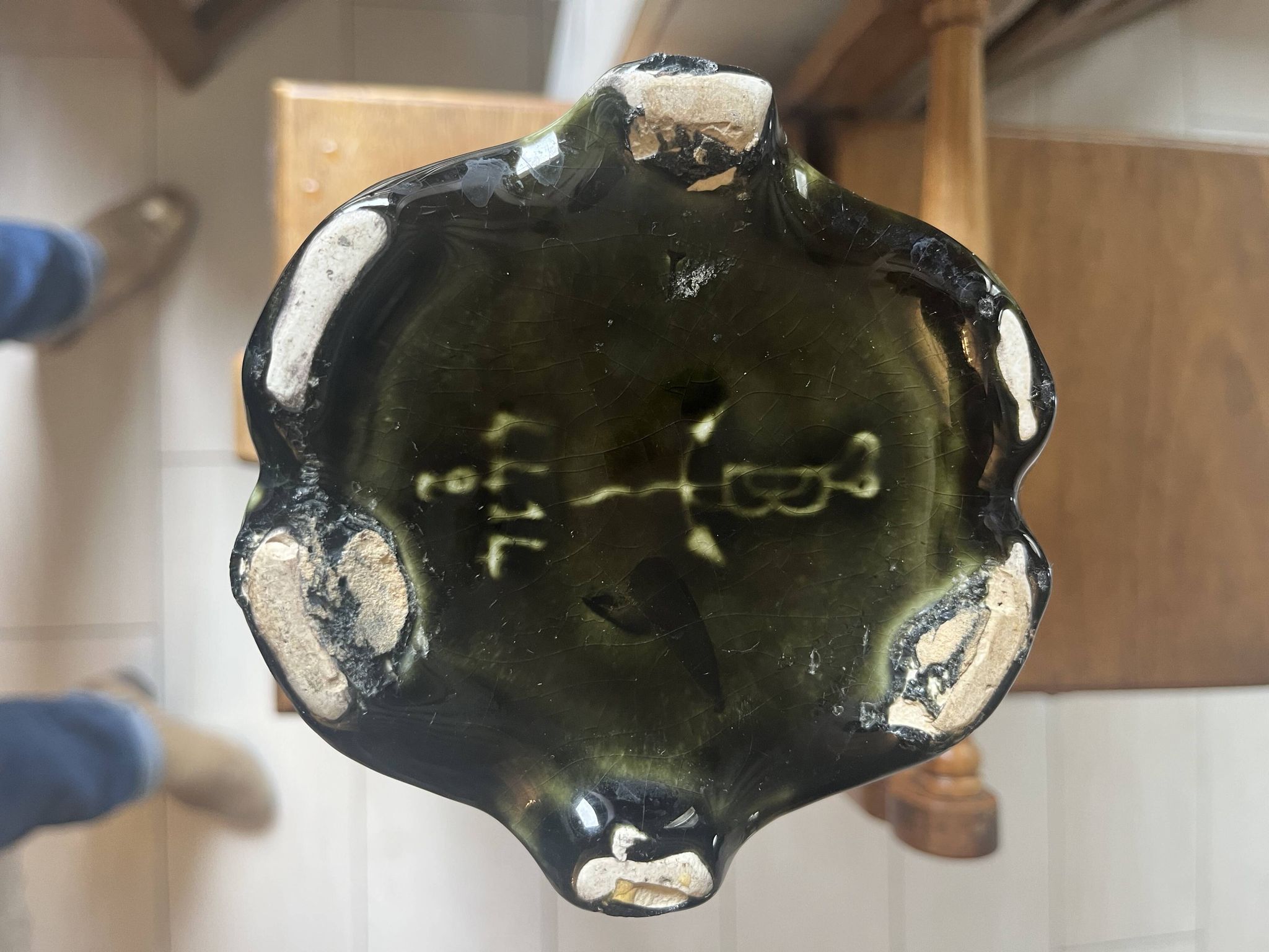 Vase art déco en barbotine signé A.G de Bruyn