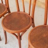 Chaise bistrot gaufrée par les éditions Baumann