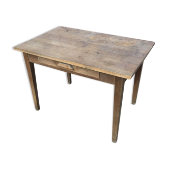 Farm table