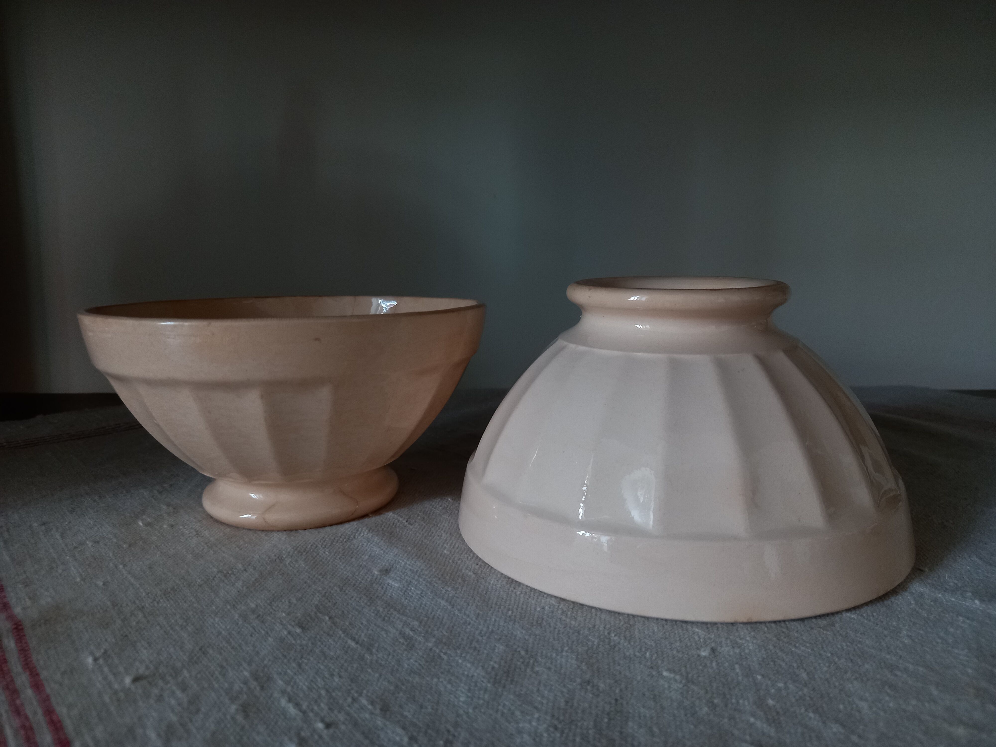 2 bowls Digoin Sarreguemines pink beige