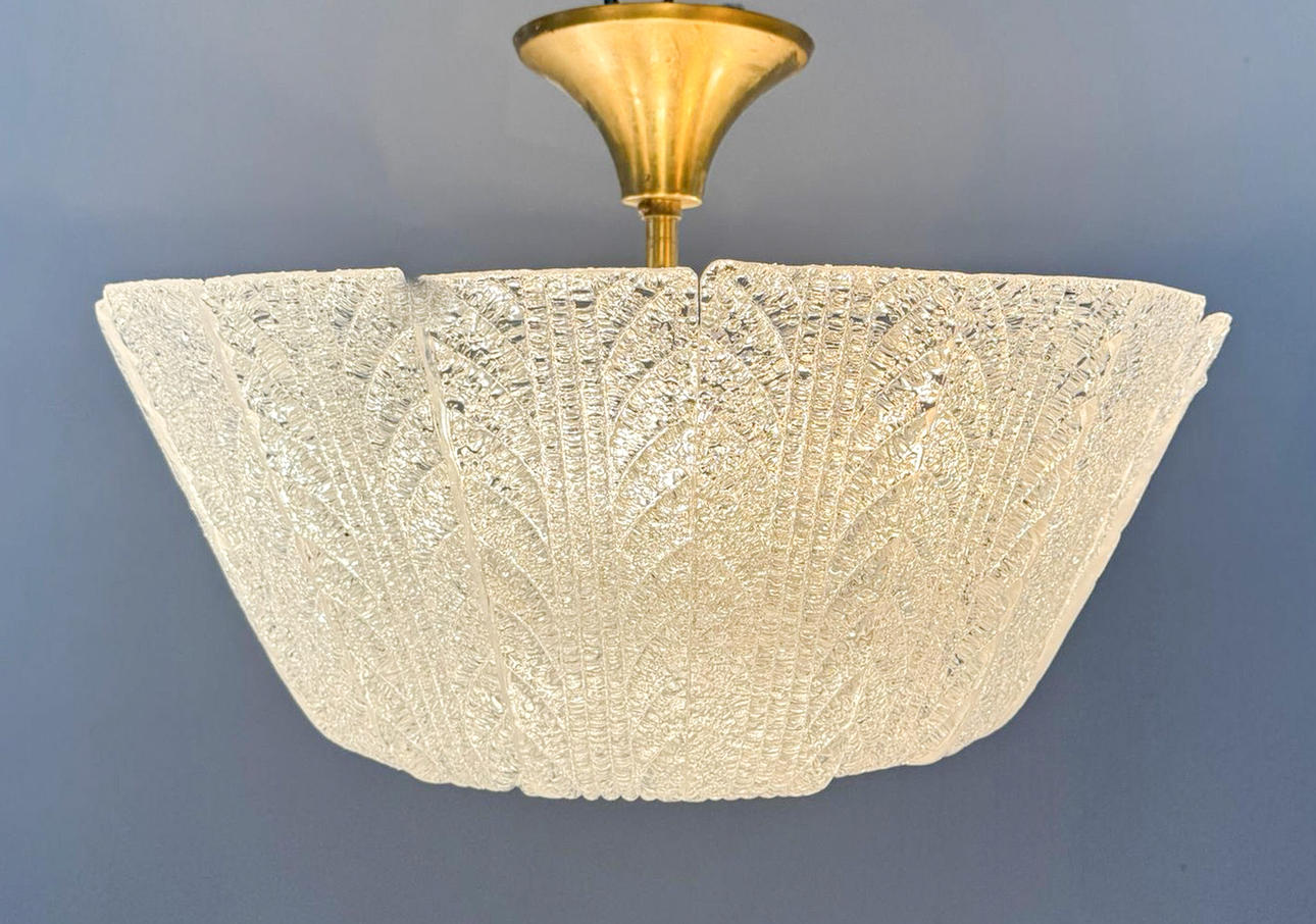 Barovier & Toso. Large ceiling lamp/chandelier by Barovier & Toso, Murano glass, Italy, 1960s, rare example.