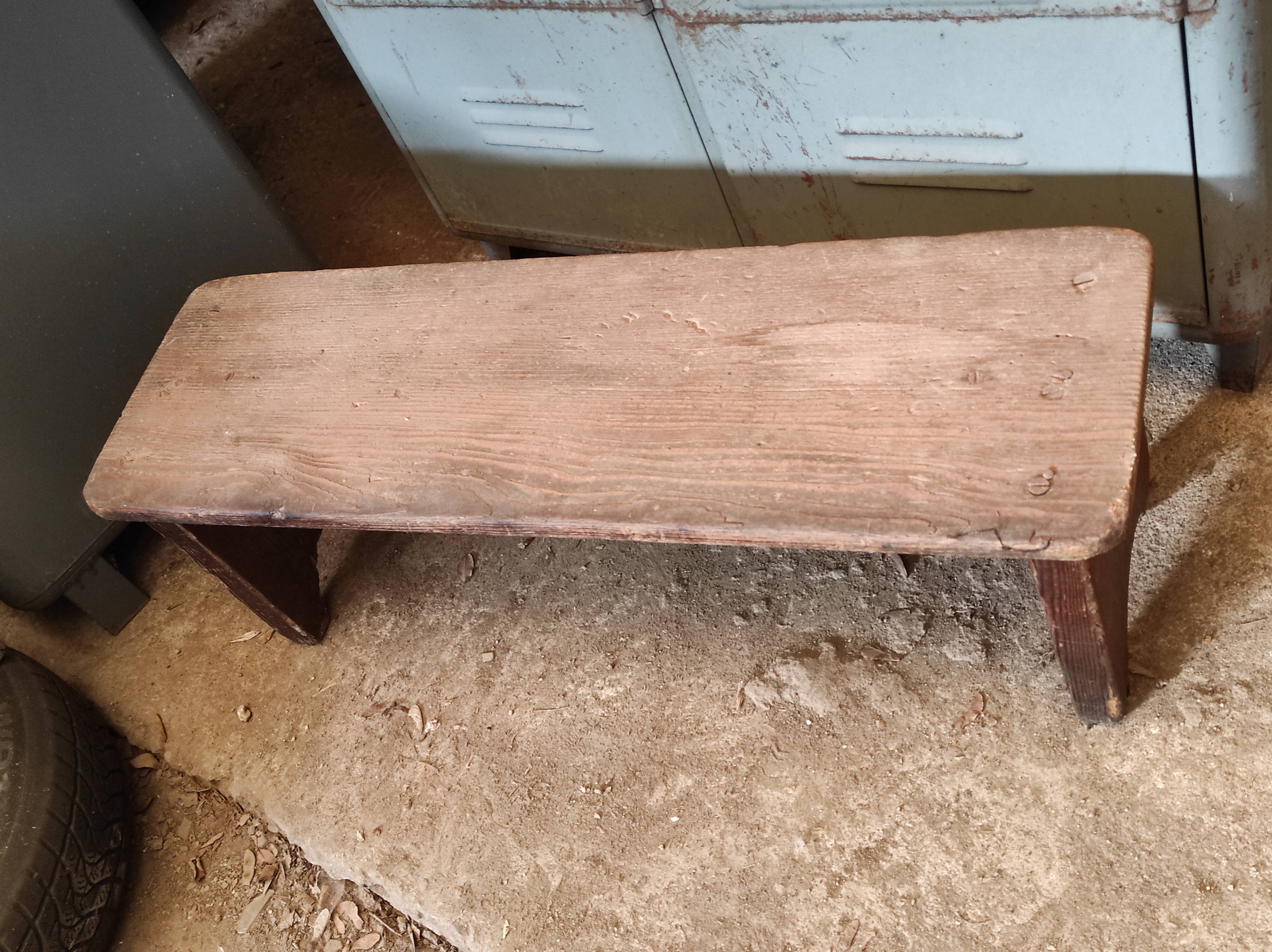 Small workshop bench in fir