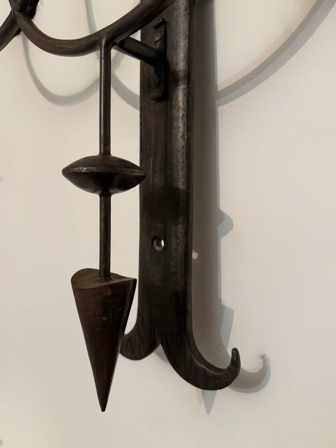 Grande applique fer forgé style gothique années 60