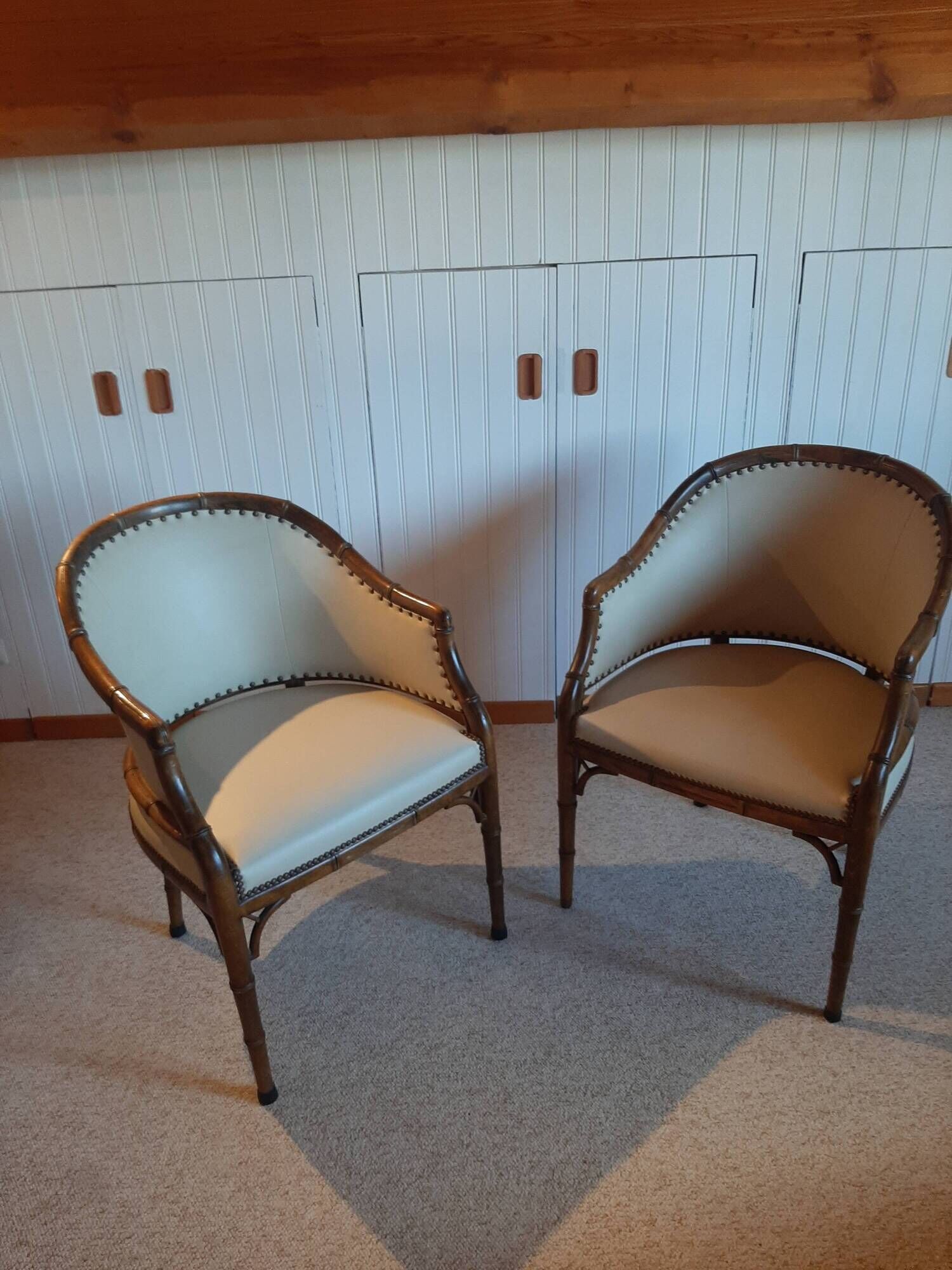 Set of 2 bergere style armchairs - bamboo and white imitation leather - vintage