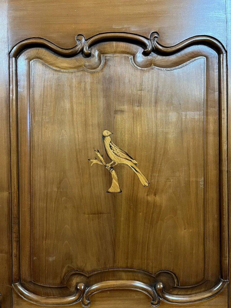 Armoire bonnetière ancienne en merisier et marquéterie – Style Louis XIV