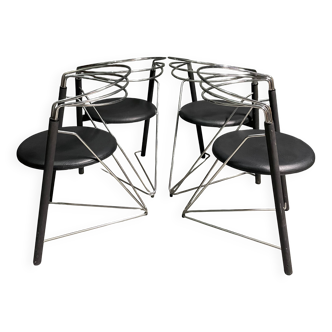 Ensemble de 4 chaises de salle à manger post-modernes des années 1980.