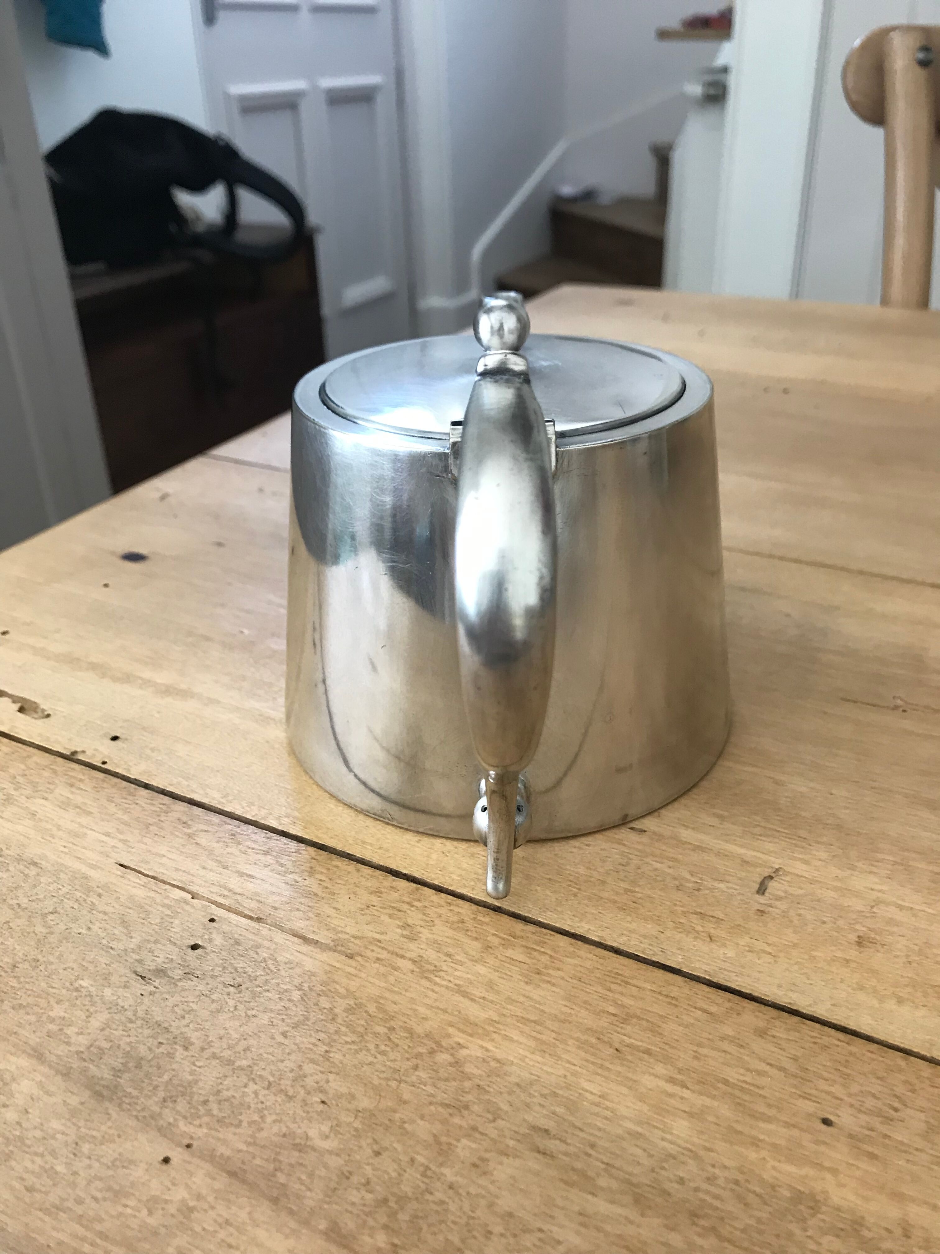 Theapot in silver metal E. nother