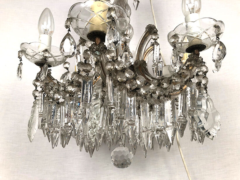 Chandelier with pendeloques tassels and glass pads