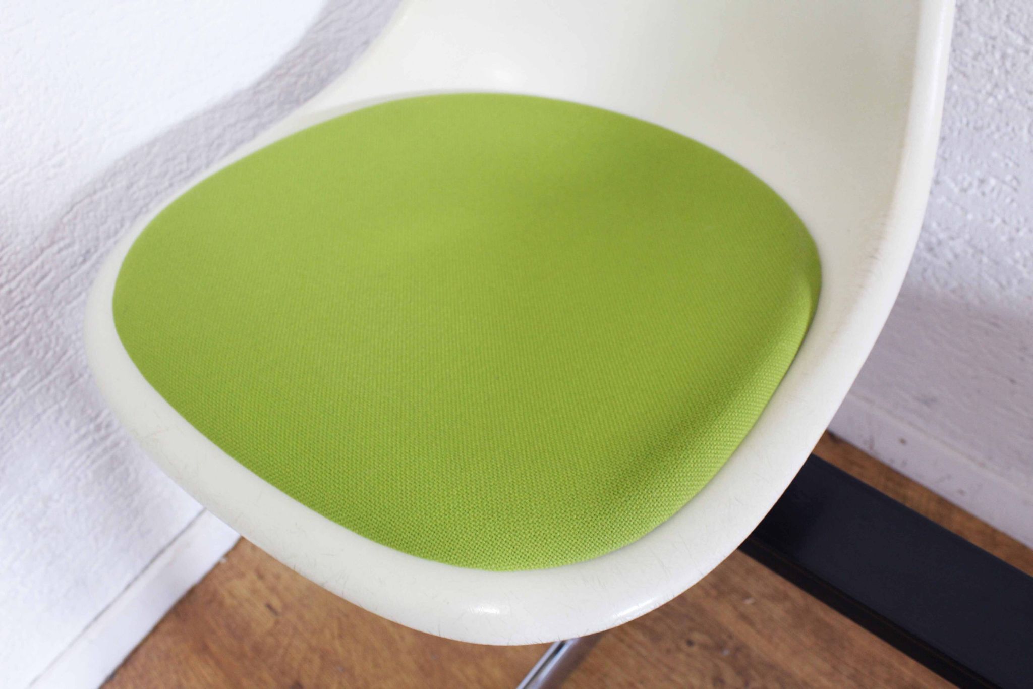 Eames Bench 4 places Vitra Edition 1970 Fibreglass