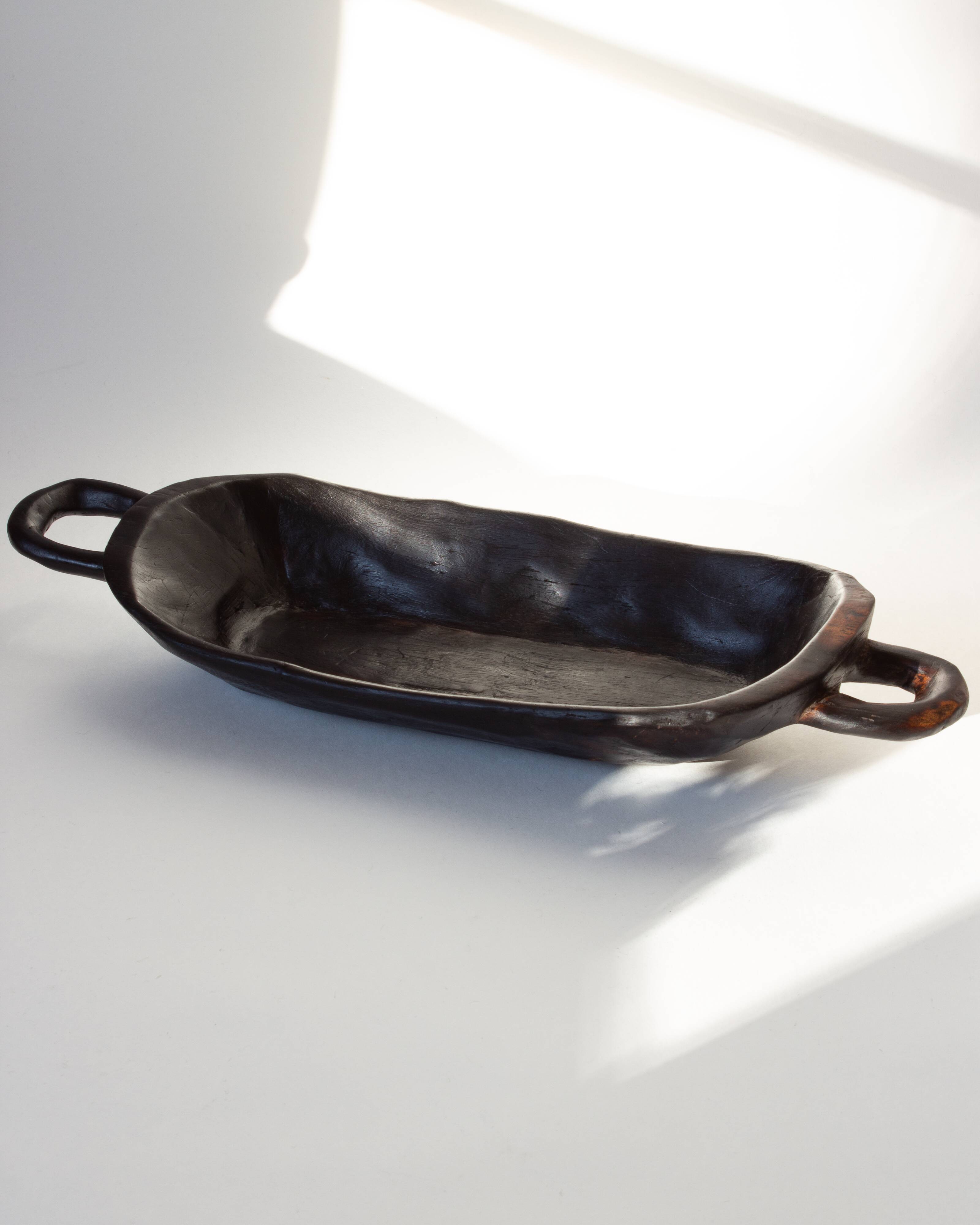 Hand-carved oval basket with handles - Popular work