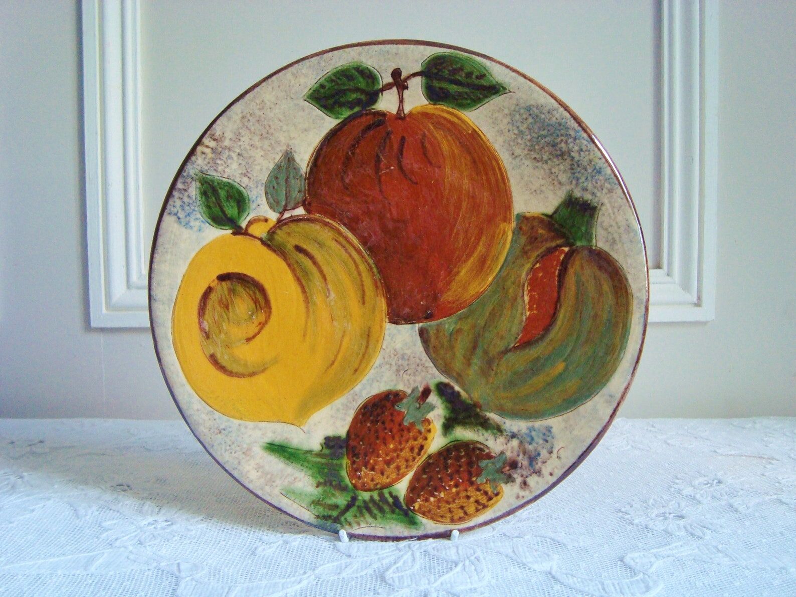 Vintage plate signed Puigdemont stylized ruit patterns