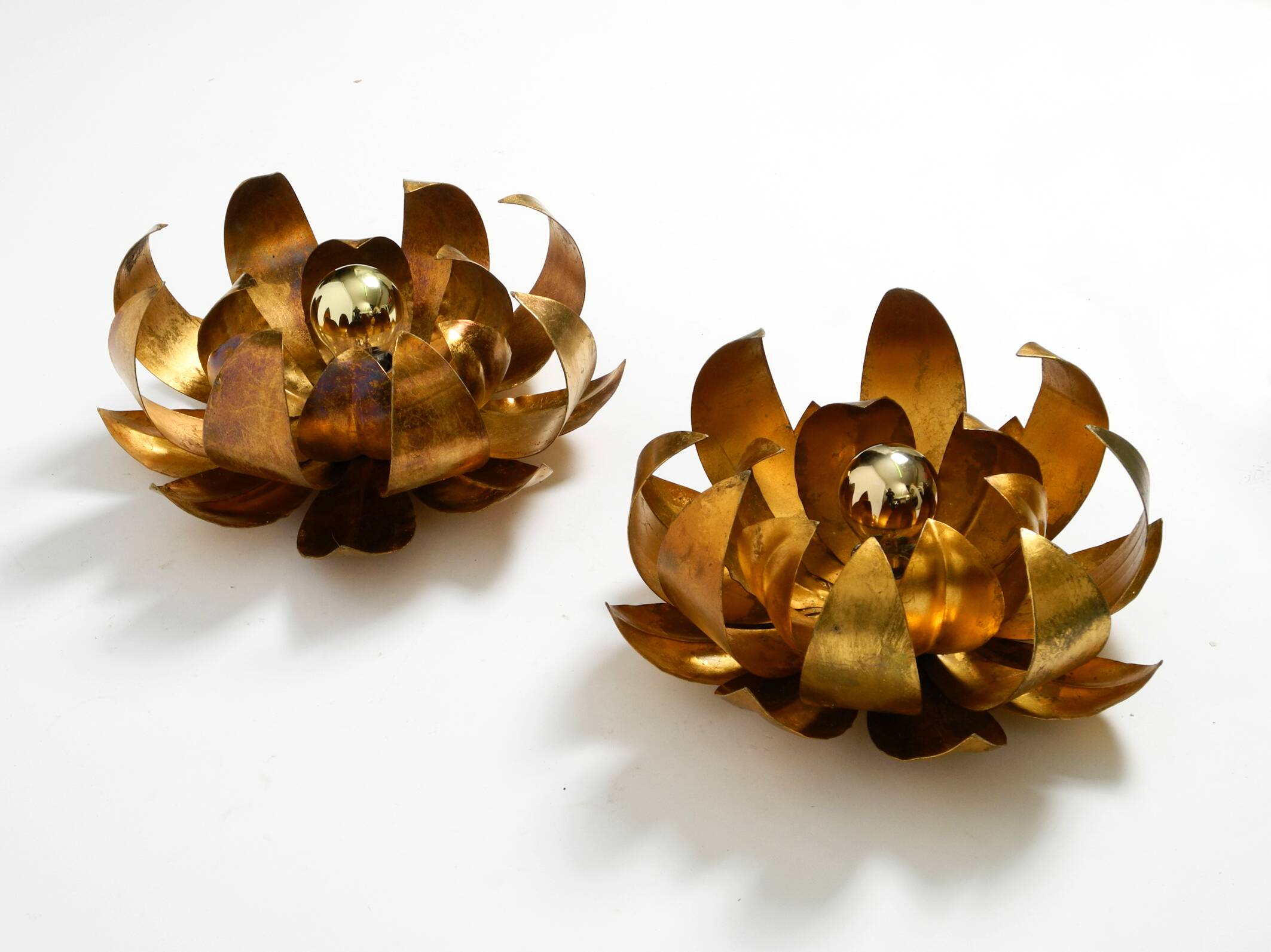 Pair of 70's gilded floral Regency wall or ceiling lamp with large leaves